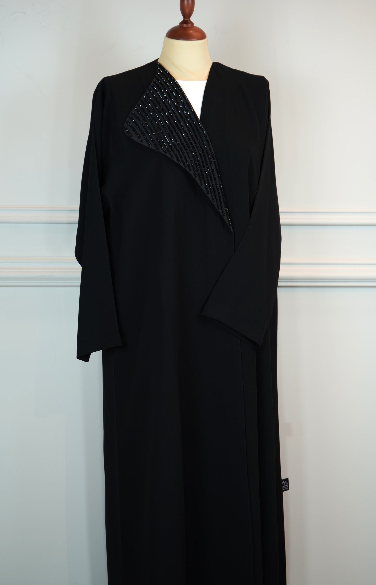 عباية بتصميم ياقة شاك، موديل 2026-A0014