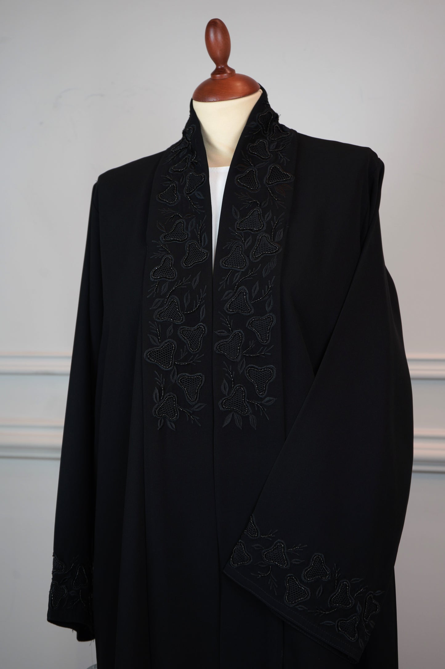 CROWN BLACK Shak Abaya Model 2026-A0045