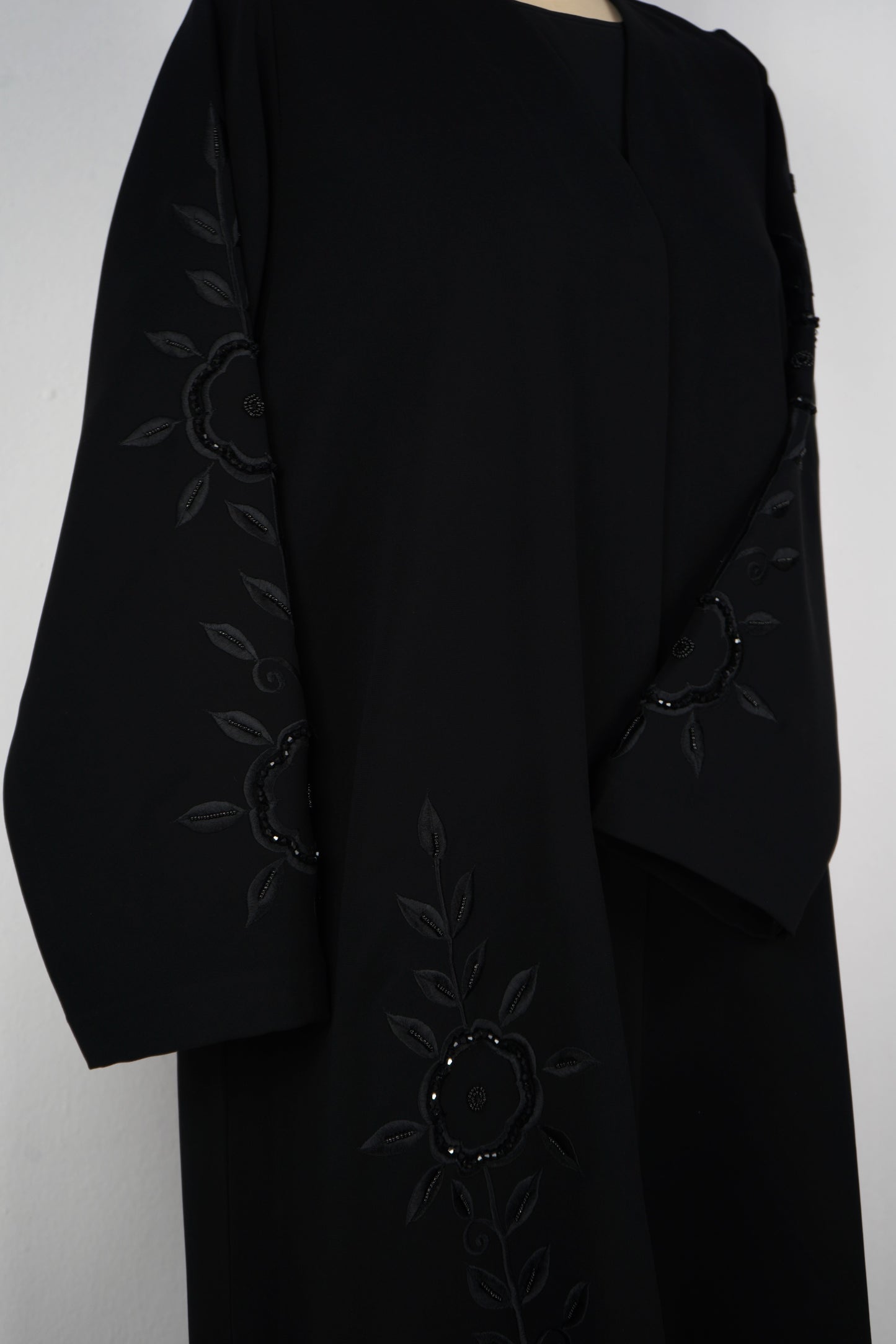 Leaf Line Tatreez Abaya Black Model 2026-A0048
