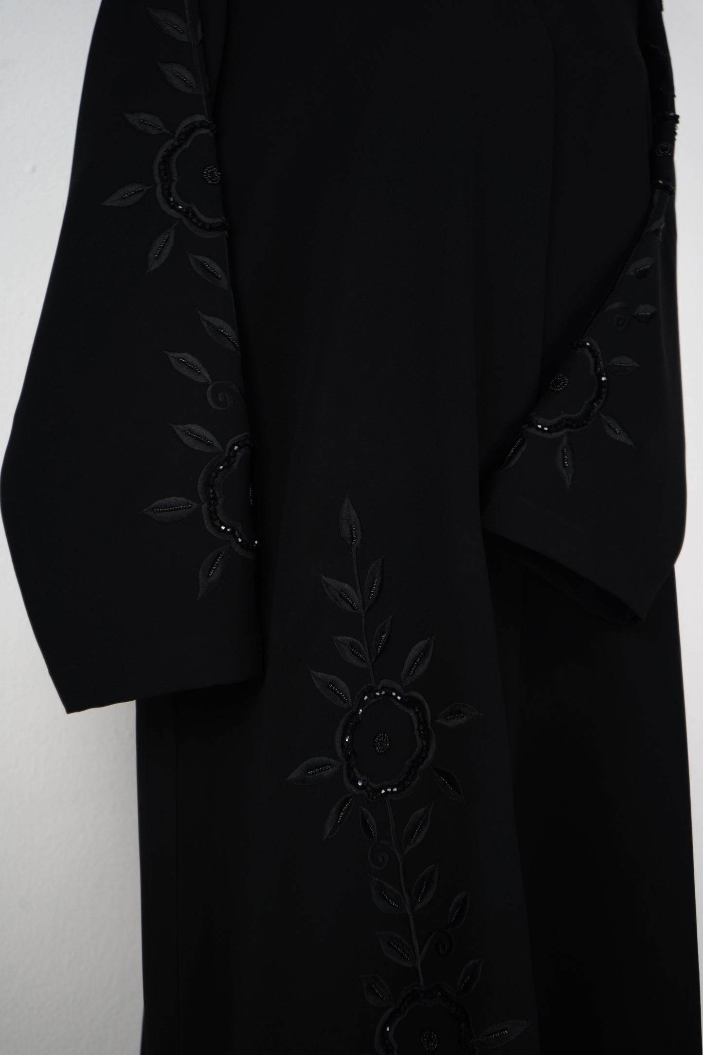 Leaf Line Tatreez Abaya Black Model 2026-A0048