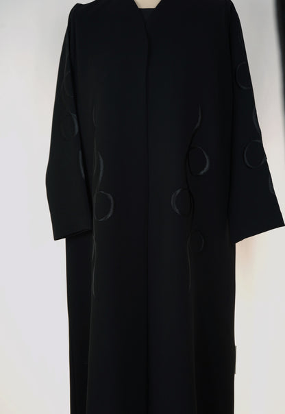 QO Tatreez Abaya Model 2026-A0060