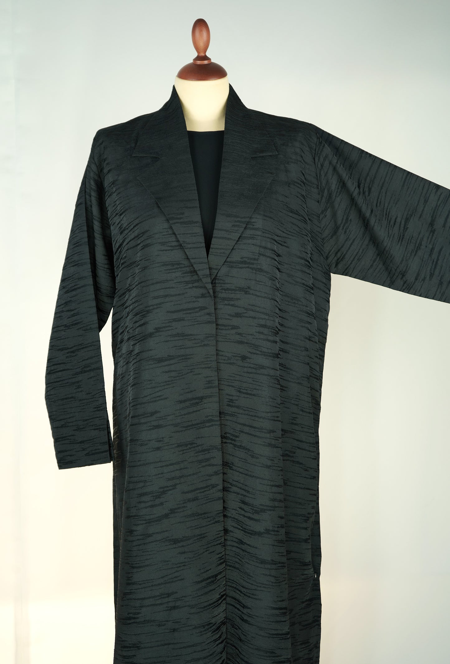 Shadow Jacquard Abaya Model 2026-A0065